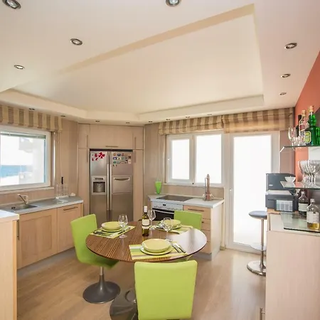 Seabreeze Apartament *